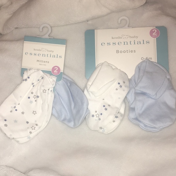 baby mittens and booties